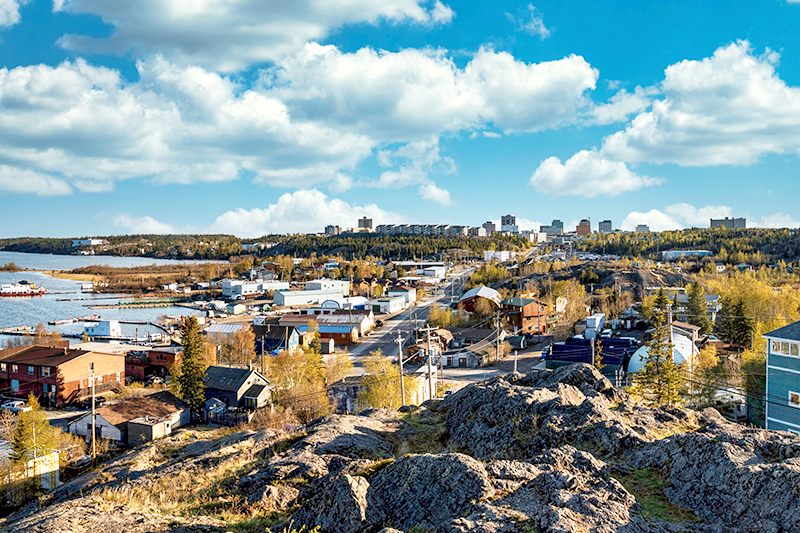 Parcourez les inscriptions immobilières et les maisons à vendre à Territoires du Nord-Ouest avec Royal LePage